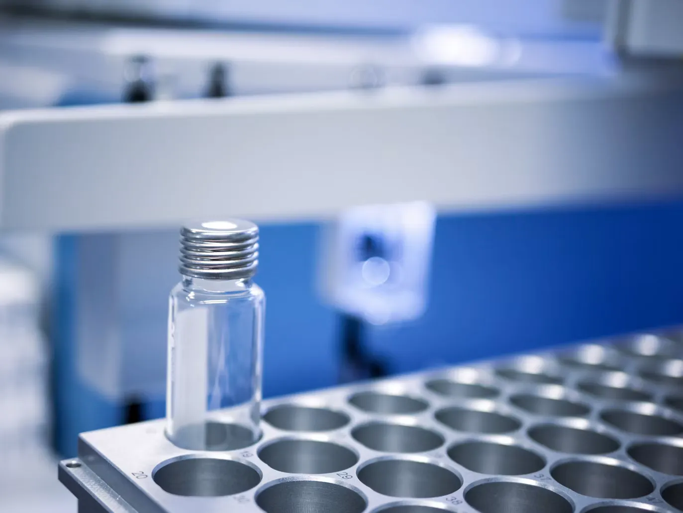 ¿En qué consiste el ensayo microbiológico?