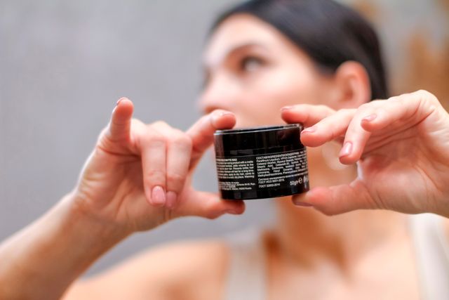 Etiquetado de cosméticos: qué debe llevar la etiqueta según la normativa